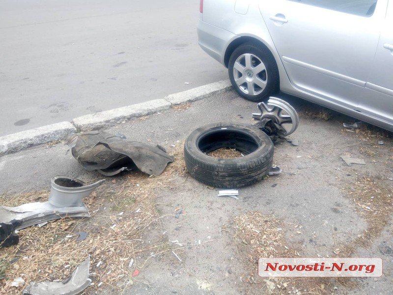 В Николаеве пьяный автомойщик неудачно покатался на автомобиле клиента 5