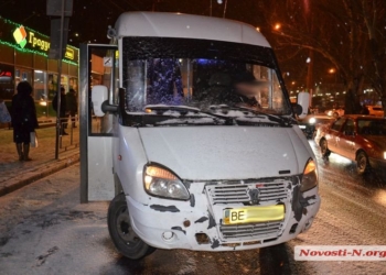 В центре Николаева столкнулись маршрутка №15 и Hyundai. Никто не пострадал