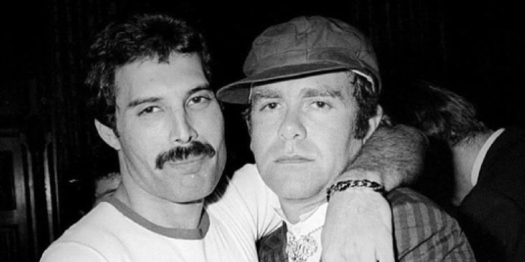 Элтон Джон рассказал о последних днях больного Меркьюри