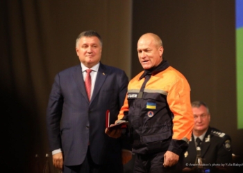 Украинским полицейским и спасателям увеличат зарплату