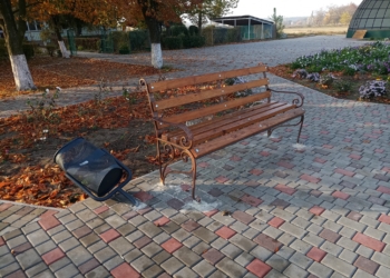 Вандалы разгромили очередной парк на Николаевщине
