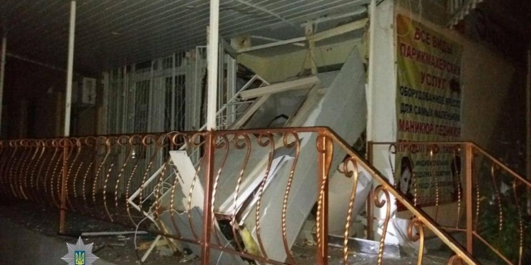Ночью в Николаеве взорвали банкомат и похитили 200 тысяч гривен. Подозреваемые задержаны