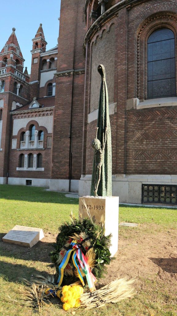 Венгрия открыла памятник жертвам Голодомора в городе Сегед 7