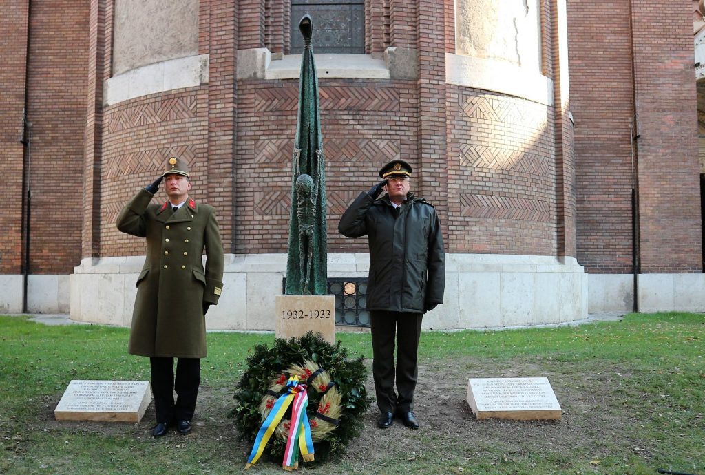 Венгрия открыла памятник жертвам Голодомора в городе Сегед 5
