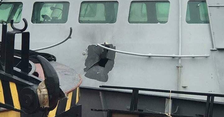 Украинские моряки, захваченные РФ, “вины не признают”. Адвокаты передают им письмо командующего ВМС