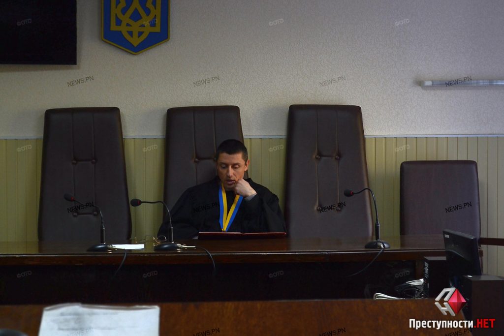 Суд отправил в СИЗО с правом внесения залога лидера банды, взорвавшей банкомат в Николаеве. Двух подельников отпустили под домашний арест 7