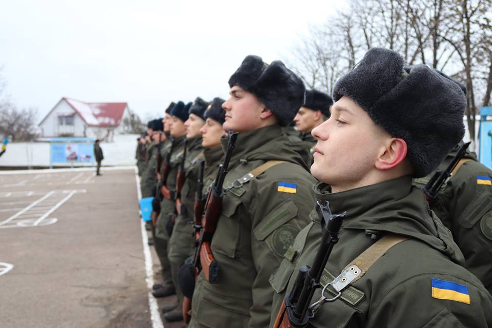 В Николаевском полку Нацгвардии на верность украинскому народу присягнули молодые бойцы 11