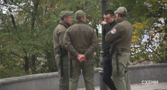 Украинские мэры держат “частные армии” для защиты от активистов – СМИ