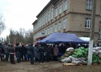 “Выборы” в ОРДЛО: на участках организовали пункты по продаже дешевых продуктов