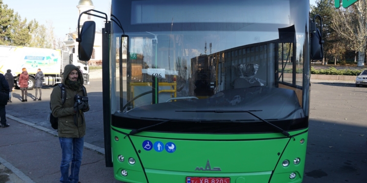 В Николаеве показали коммунальную технику и автобусы, которые хотят купить по договору лизинга