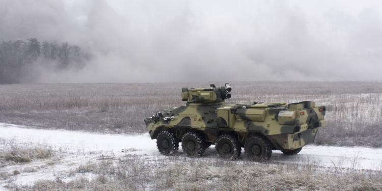 Испытание на прочность: корпус нового БТР “расстреляют” вплотную