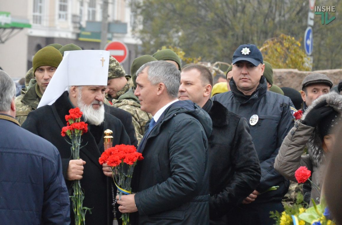 "Мы все живые - не плачьте мать": в Николаеве отметили День Достоинства и Свободы 6