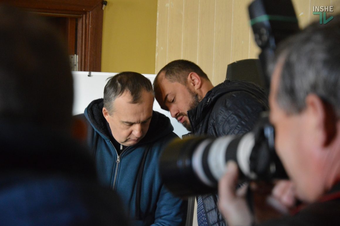 «Темные намерения»: в Николаеве журналисты сразу двух изданий обвинили власть в репрессиях 7