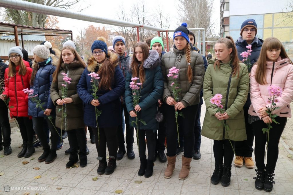 В Николаеве открыли мемориальную доску в честь наводчика 93-й бригады, который отдал свою жизнь за Украину 3