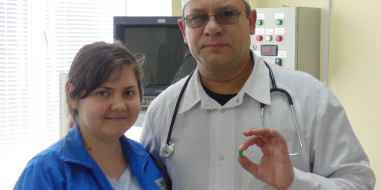 Николаевские медики спасли молодую женщину, которая случайно вдохнула колпачок от спрея