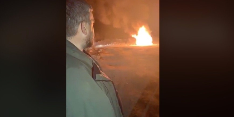 Лидер «евробляхеров» в знак протеста сжег свой Range Rover в прямом эфире