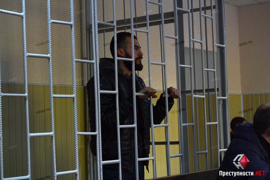 Суд отправил в СИЗО с правом внесения залога лидера банды, взорвавшей банкомат в Николаеве. Двух подельников отпустили под домашний арест 1