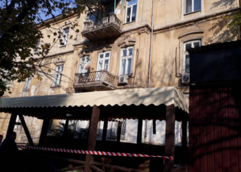 «Часть балкона обвалилась вместе со мной»: одессит серьезно пострадал после падения