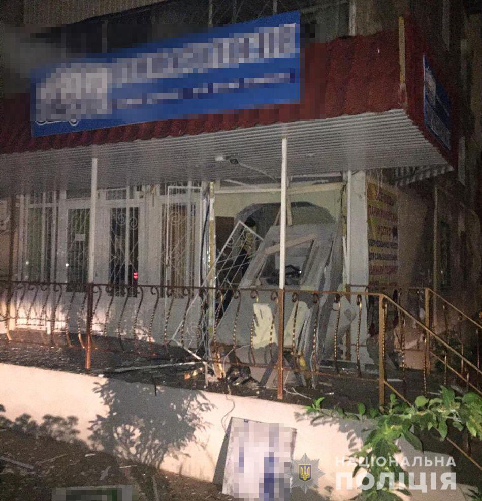Полиция задержала банду из пяти человек, которая взрывала банкоматы в Николаеве и планировала перейти на всеукраинский уровень 1