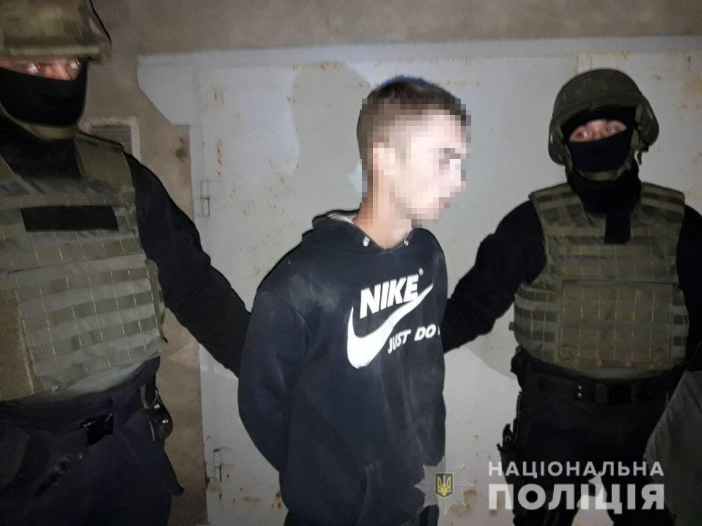 Полиция задержала банду из пяти человек, которая взрывала банкоматы в Николаеве и планировала перейти на всеукраинский уровень 7