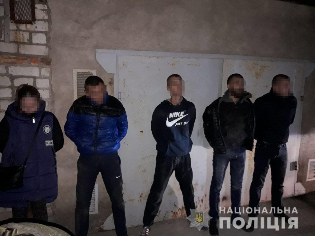 Полиция задержала банду из пяти человек, которая взрывала банкоматы в Николаеве и планировала перейти на всеукраинский уровень 13