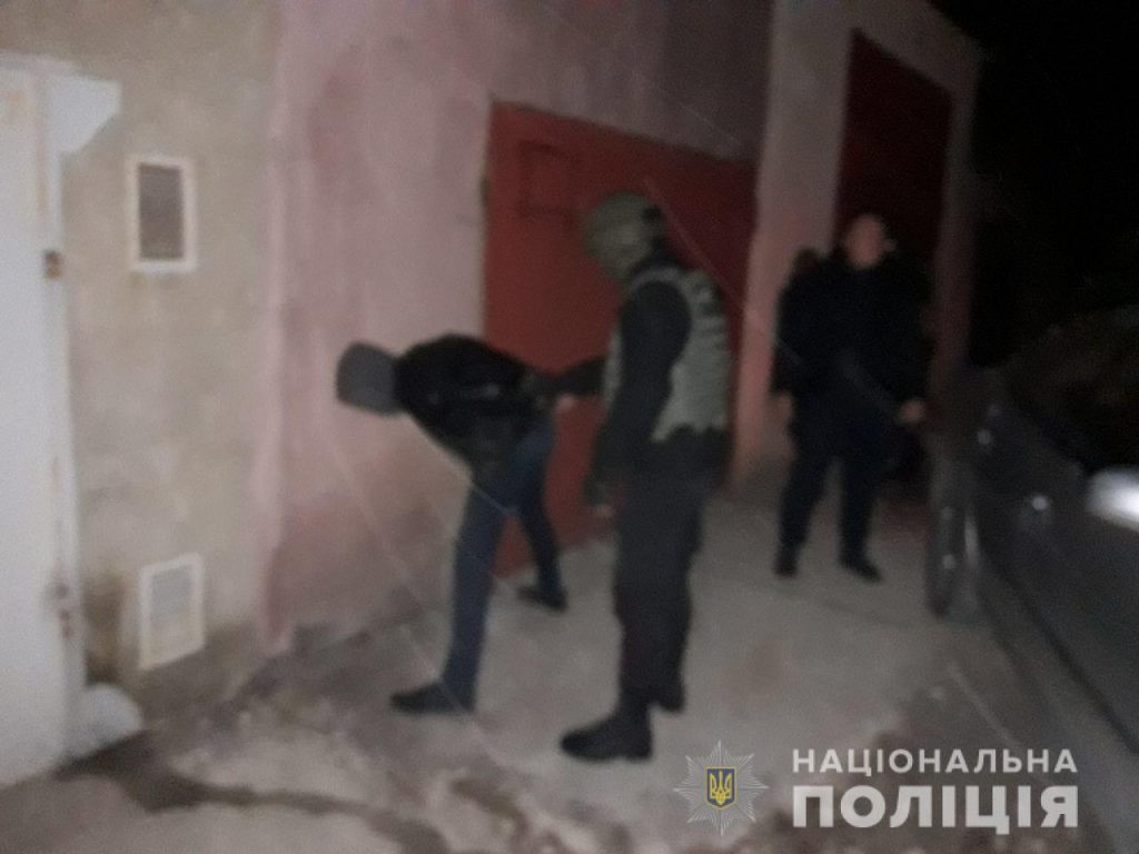 Полиция задержала банду из пяти человек, которая взрывала банкоматы в Николаеве и планировала перейти на всеукраинский уровень 5