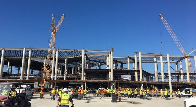 А где-то строят за государственные деньги. В Украине за два года построят новый аэропорт