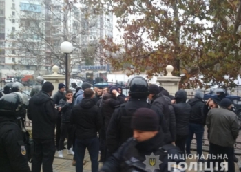 В суде Одессы произошла массовая драка, полиция задержала полсотни активных участников