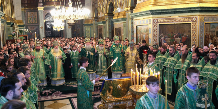 Минюст отменил передачу Почаевской лавры УПЦ МП