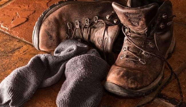 Молодая женщина зарабатывает на грязных носках 100 тысяч фунтов в год