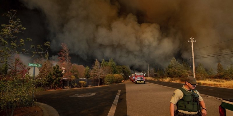 Рай в огне. Лесной пожар в Калифорнии уничтожил город Парадайз