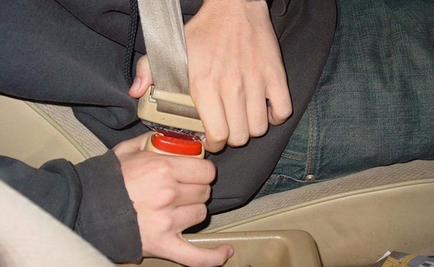 Только 10% николаевских водителей пристегиваются ремнями безопасности в автомобилях