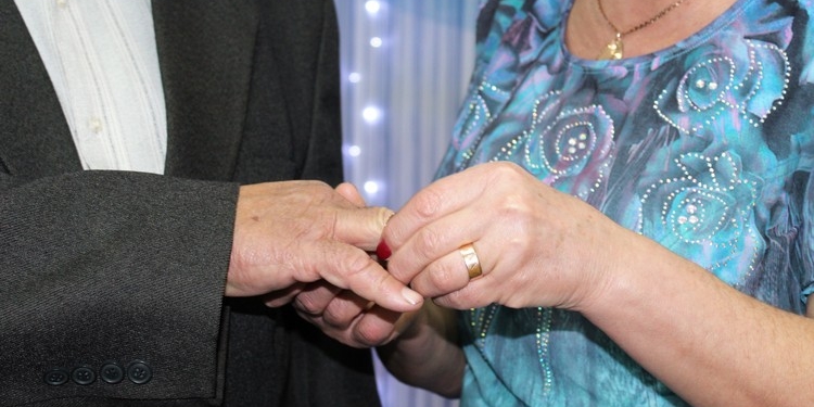 Супруги из Николаева отпраздновали сапфировую свадьбу