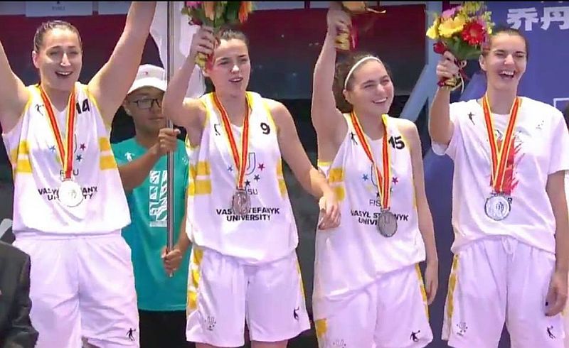 Украинские баскетболистки завоевали «серебро» Всемирной университетской лиги 1