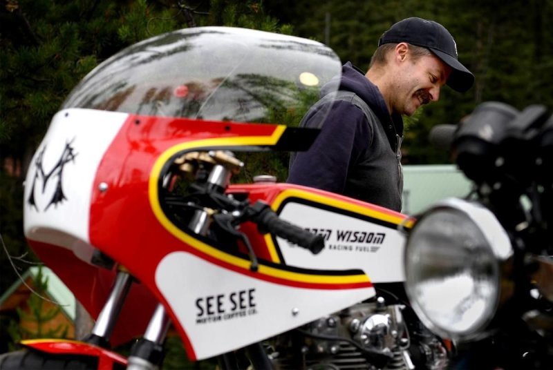 Американский бизнесмен заправил мотоцикл водкой и побил рекорд скорости 9