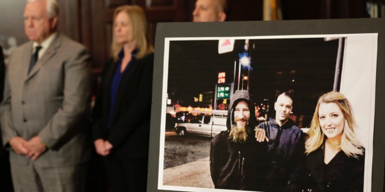 В США бездомного и пару, собравшую для него в интернете 400 тысяч долларов, подозревают в обмане