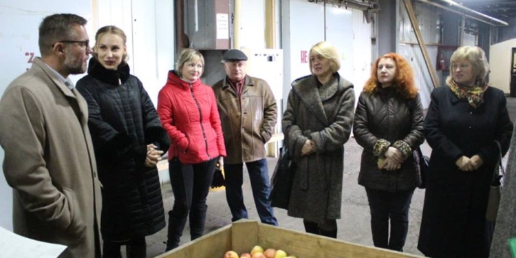 В Баштанском районе Николаевщины представлен проект “Школьное яблоко”