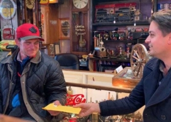 Канадский бездомный нашел на помойке редкий рисунок Disney