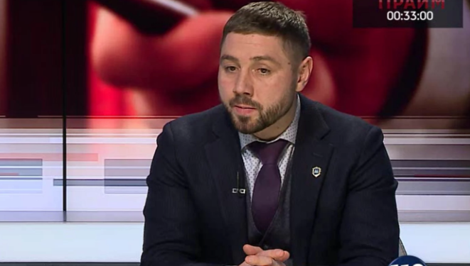 Адвокат Януковича заявил, что экс-президент будет лечиться 2-3 недели, и попросил допросить Ставицкого