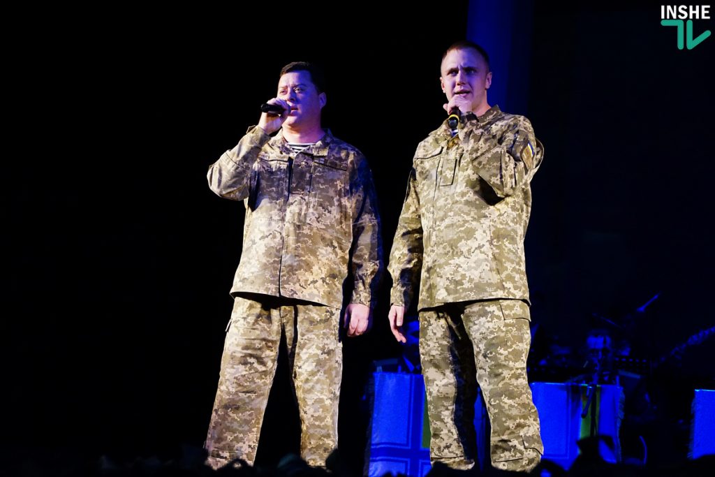Военные моряки и артисты николаевского театра поблагодарили защитников Украины театрализованным концертом «Армия с народом» 33