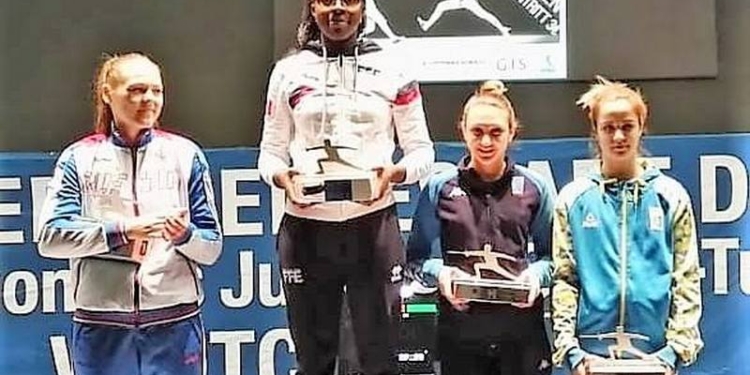 Юная николаевская шпажистка Александра Бондарь завоевала «бронзу» на юниорском этапе Кубка мира в немецком Дормагене