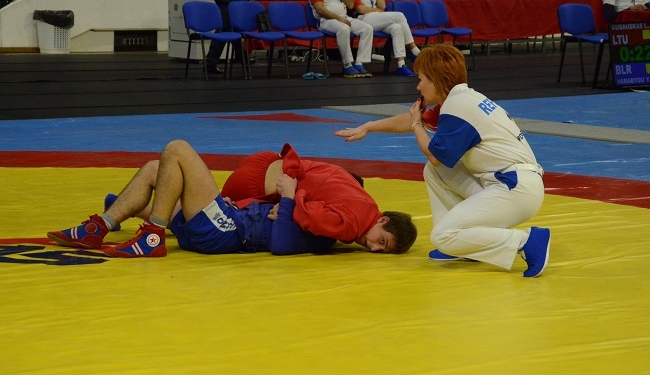 Николаевец стал чемпионом мира по самбо среди кадетов