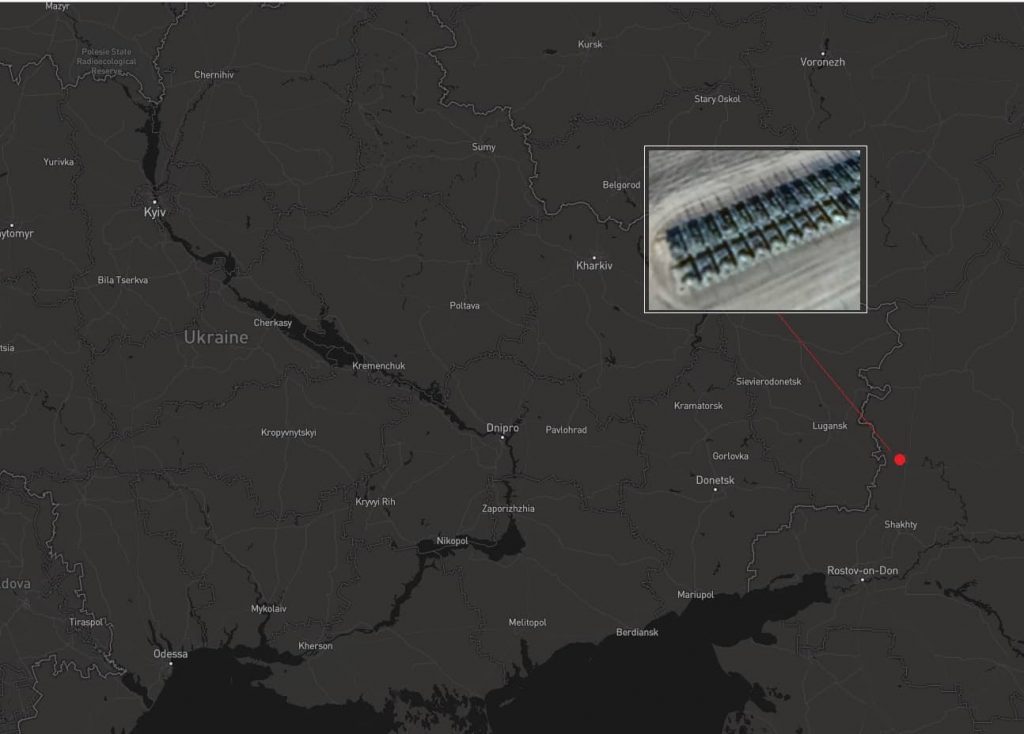 На снимки Google Earth попали сотни танков на границе с Украиной 3