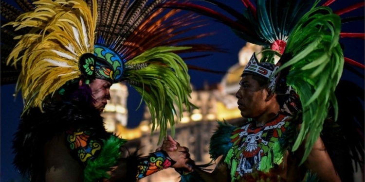 Экзотично и невероятно ярко. В Мексике отметили день Девы Марии Гваделупской