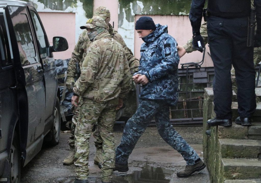 Российский суд оставил в СИЗО украинских моряков 1