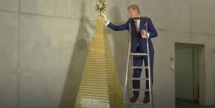 В Мюнхене установили самую дорогую рождественскую елку в Европе