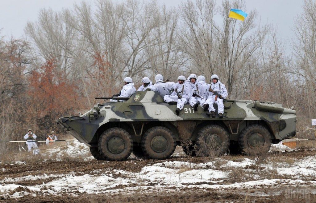 Боевики на Донбассе семь раз обстреляли украинских военных 1