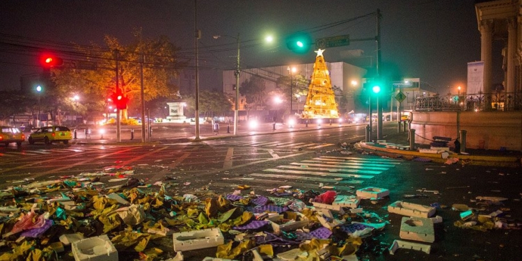 Трижды за день: коммунальщики Николаева в праздничные дни обещают убирать город чаще