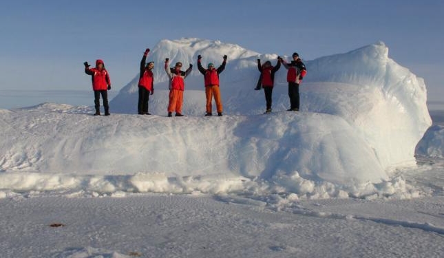 Привет из Антарктиды. Украинские полярники поздравили страну с Новым годом