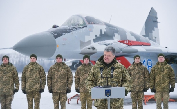 Порошенко передал ВСУ модернизированные самолеты